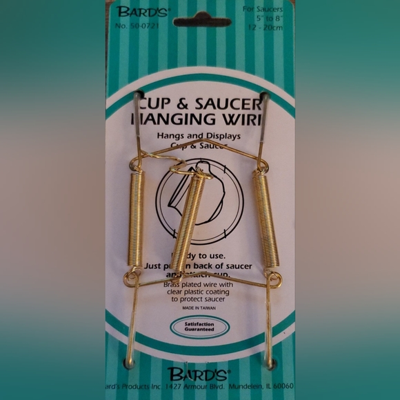 Bard's Gold-toned Wall Mountable Tension Cup and Saucer Hanger - Picture 1 of 3